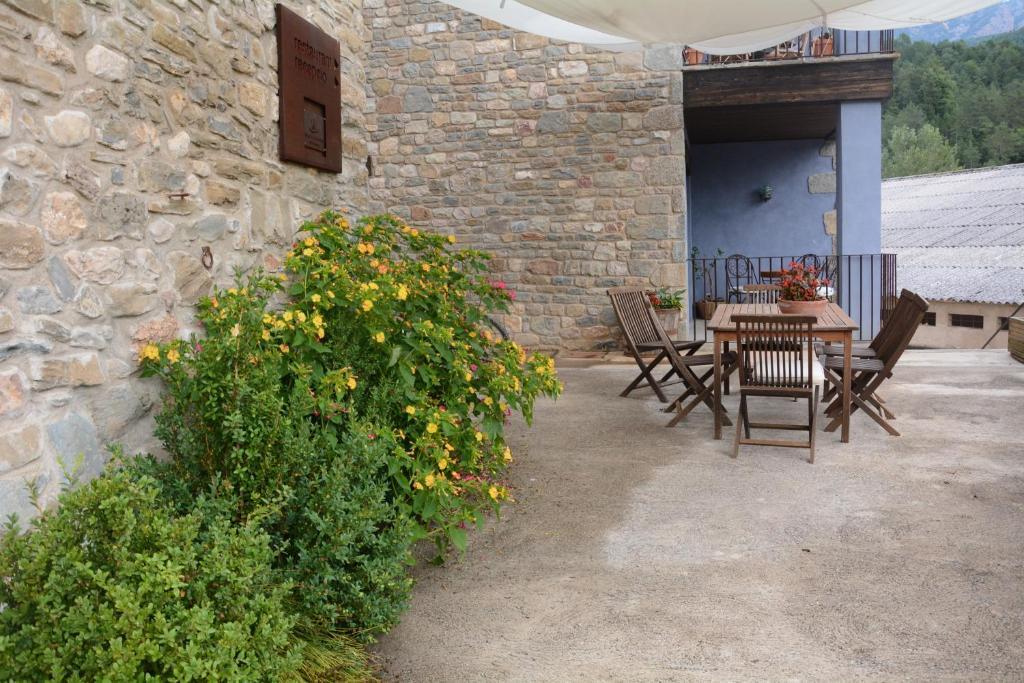 Monegal Hotel San Lorenzo de Morunys Buitenkant foto